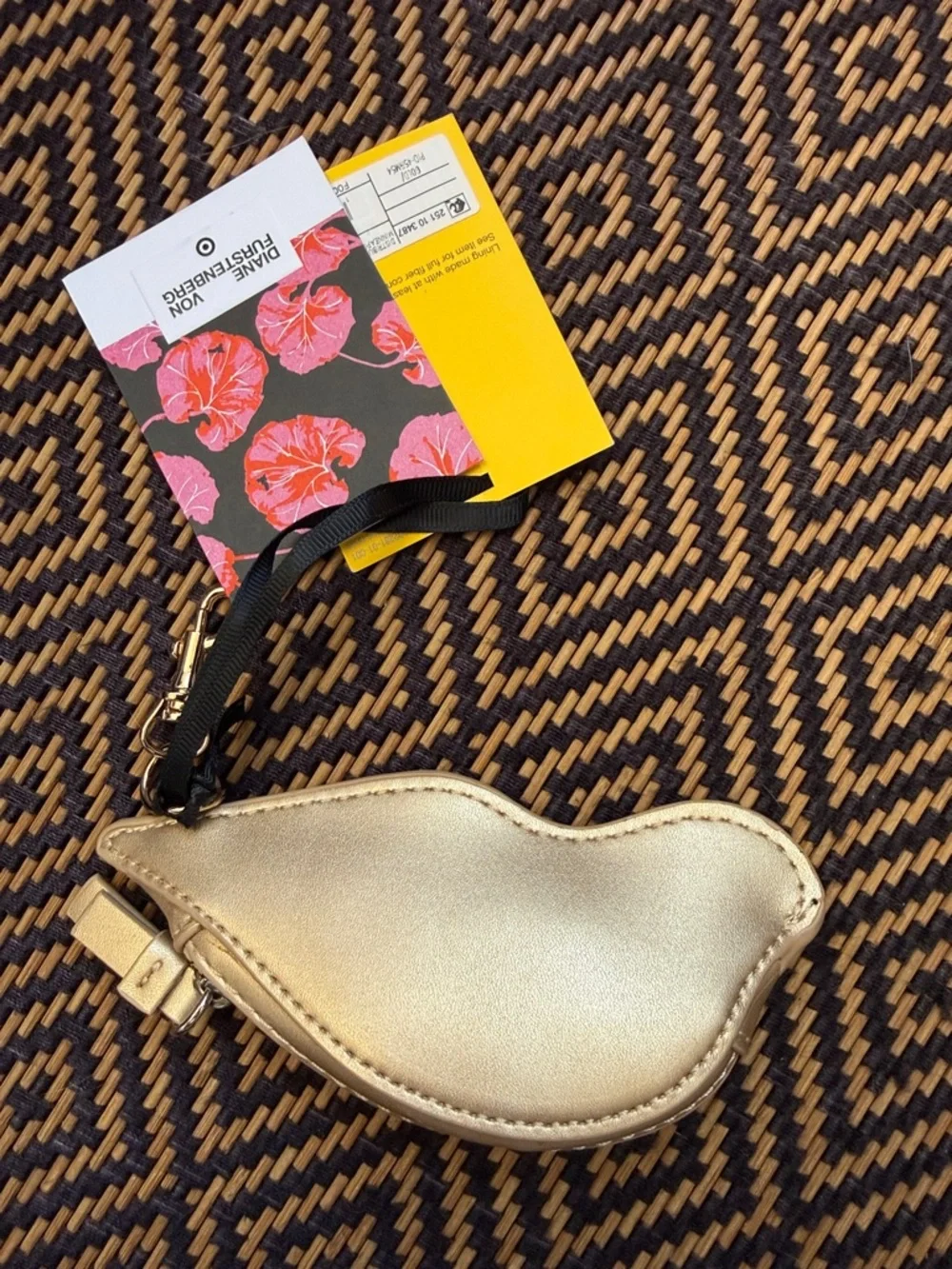 DVF FOR TARGET LIPS COIN POUCH bag charm keychain gold
